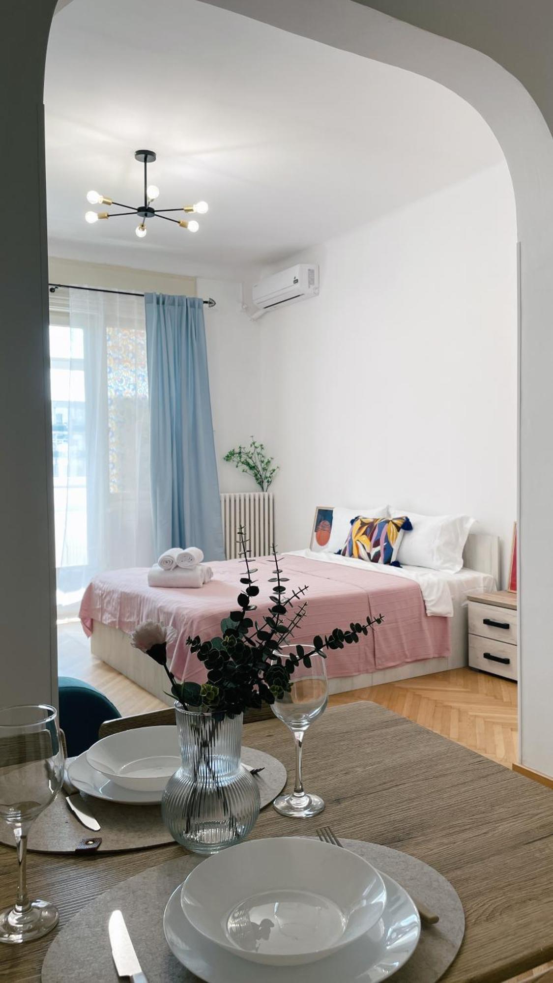 Pinkfluid - Charming Studio In Prime Location Boekarest Buitenkant foto
