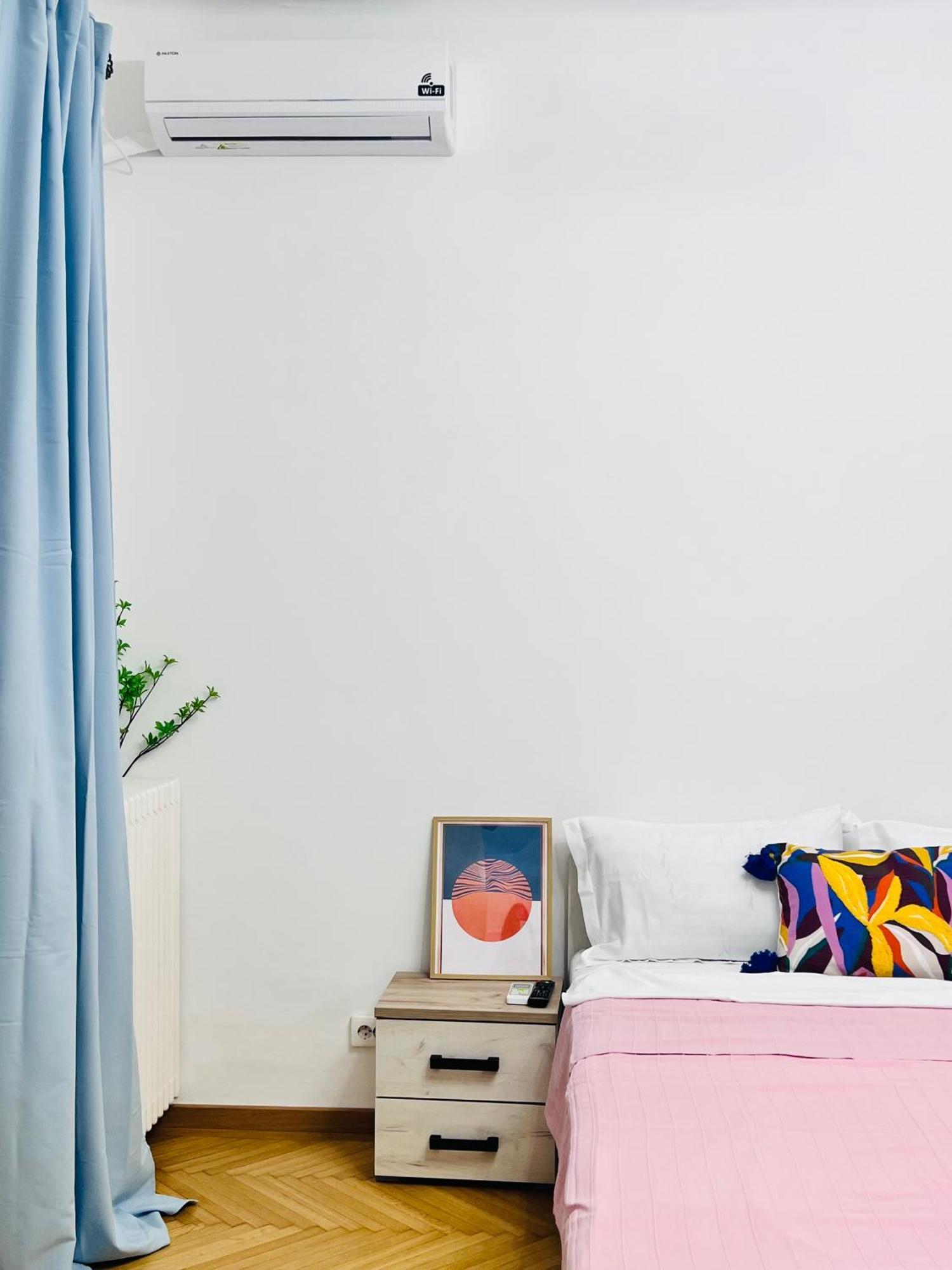 Pinkfluid - Charming Studio In Prime Location Boekarest Buitenkant foto